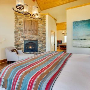 Spacious Home With Decks 4 Mi To Angel Fire Resort! Exterior photo
