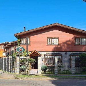 Hostal Collins House Temuco Exterior photo