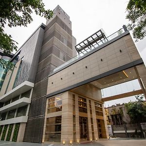 The Pristine Hotel Kanpur Exterior photo