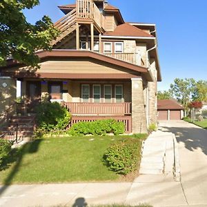 The Brick House Apartment Milwaukee Exterior photo