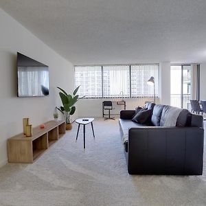 Elegant & Charming Apartment In Crystal City Arlington Exterior photo
