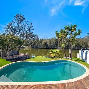 Easygoing Poolside Relaxation On Wyong River Tuggerah Exterior photo