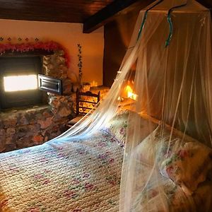Room In Farmhouse - Romantic New Years Eve Valeria Exterior photo