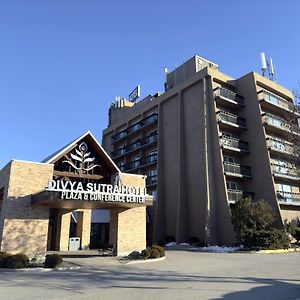 Divya Sutra Plaza And Conference Centre, Vernon, Bc Exterior photo