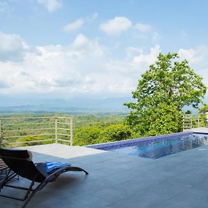 Secret Mountain Top 3Br Casa Colibr With Jungle Views Private Pool Bbq Quepos Exterior photo