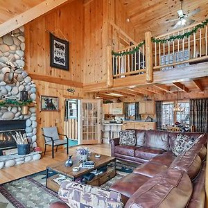 3-Storey Home With Gorgeous Deck On Bows Lake ➠ 9776 Boyne Falls Exterior photo