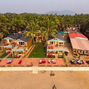 The O2H Agonda Beach Resort Exterior photo