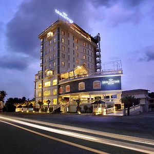 Le Maritime Kochi Hotel Exterior photo