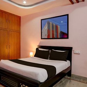 Oyo Flagship Pleasant Stay Hyderabad Exterior photo