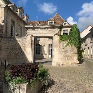 Maison Saint Joseph Crepy-en-Valois Exterior photo