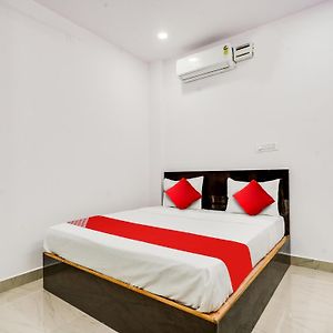 Oyo Stay Happy Pedda Ambarpet Exterior photo