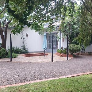 Driftwood Boutique Bed And Breakfast Lobatse Exterior photo