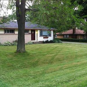 Cute 3 Bedroom Home In Beautiful Brown Deer Exterior photo