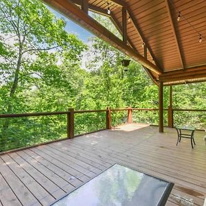 The Treehouse- Cozy Bryson City Cabin- Game Room Exterior photo