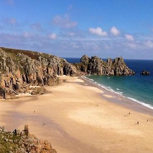 Penthouse Apartment Near Porthcurno Beach And Minack Theatre Exterior photo