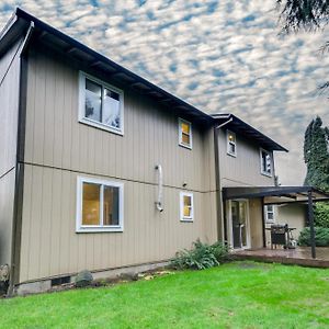 Hillsboro Home With Fire Pit About 15 Mi To Portland! Exterior photo