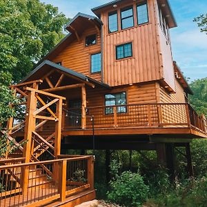 Skyview Treehouse A By Amish Country Lodging Villa Millersburg Exterior photo