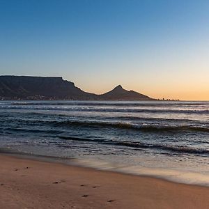 Ocean Vibes Hotel Cape Town Exterior photo