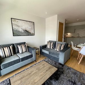Stylish And Modern 2Br Apartment With Parking Sheffield Exterior photo