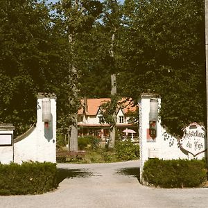 Hostellerie Du Lys Lamorlaye Exterior photo