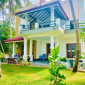 Maha Oya Lodge Wayikkal Exterior photo