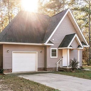 Cute 1-Bedroom Home For Your Own Luxury And Peace! Fayetteville Exterior photo