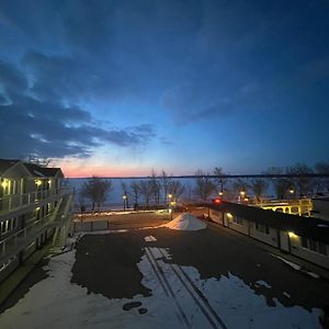 Raccoon Lodge Motel Sylvan Lake Exterior photo