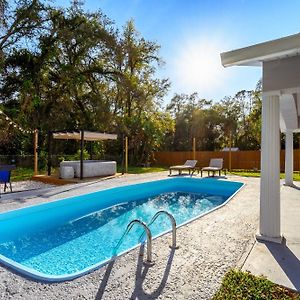 Spacious Brandon Home With Pool And Hot Tub! Exterior photo