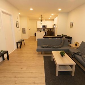 Mins To Nyc- Stunning Two-Bedroom Apt Union City Exterior photo