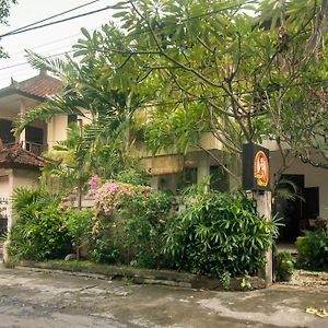 Miraa Guest House & Resto Denpasar  Exterior photo