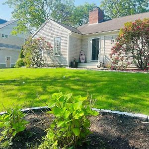 Beautiful Cape Cod Home! Steps To Beach! Mashpee Exterior photo