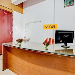 Spot On Taaza Residency Hotel Perumpavur Exterior photo