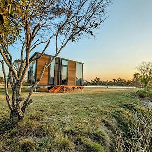 Turtle Island Lakeside Tiny House 2 Toogoom Exterior photo