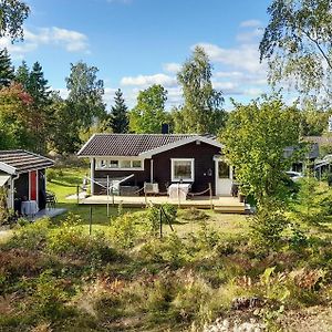 3 Bedroom Beautiful Home In Motala Exterior photo