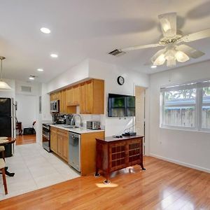 Charming Home Pet Friendly Remote Work Wi-Fi Wpb West Palm Beach Exterior photo