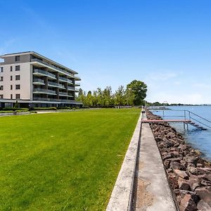 Lakefront Elegant Condo Lela - Happy Rentals Balatonlelle Exterior photo