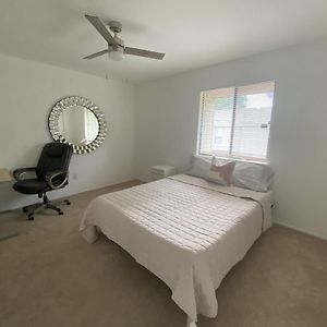 Room In Remodeled Cstat Condo! College Station Exterior photo