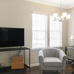 Landing - Modern Apartment With Amazing Amenities Baton Rouge Exterior photo