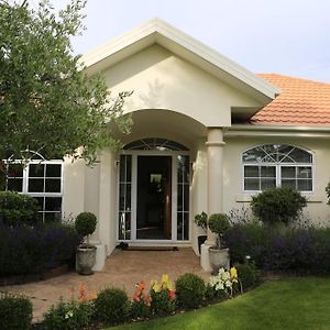 Olive House Bed And Breakfast Christchurch Exterior photo
