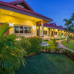 Phuket Airport Villa Thalang Room photo