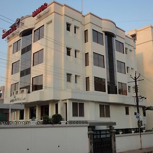 The Majestic Manor Hotel Nagpur Exterior photo