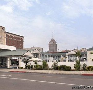 Travelodge By Wyndham Fresno Convention Center Area Exterior photo