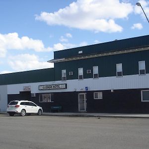 King'S Hotel & Motel By Elevate Rooms Shaunavon Exterior photo