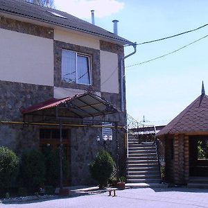 Dvorik Hotel Chernivtsi Exterior photo