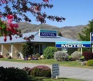 Lake Dunstan Motel Cromwell Exterior photo