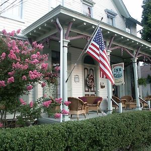 Inn At The Canal Bed & Breakfast Chesapeake City Exterior photo