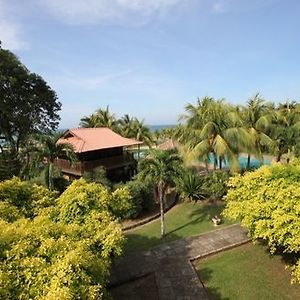 Gem Beach Resort Merang Exterior photo