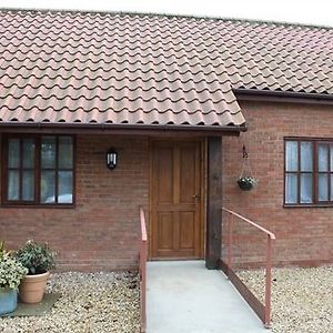 Red Lion Inn Partney Lincoln Exterior photo