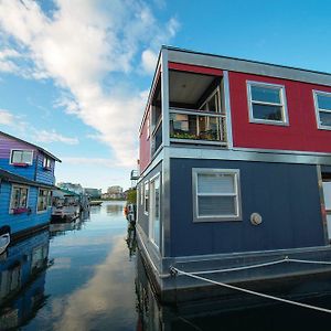 A Float Home B&B In Fisherman'S Wharf Victoria Exterior photo