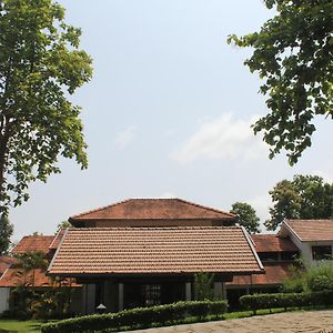 Whispering Waters Cochin Hotel Kochi Exterior photo